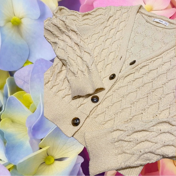 Cardigan - Picture 4 of 7